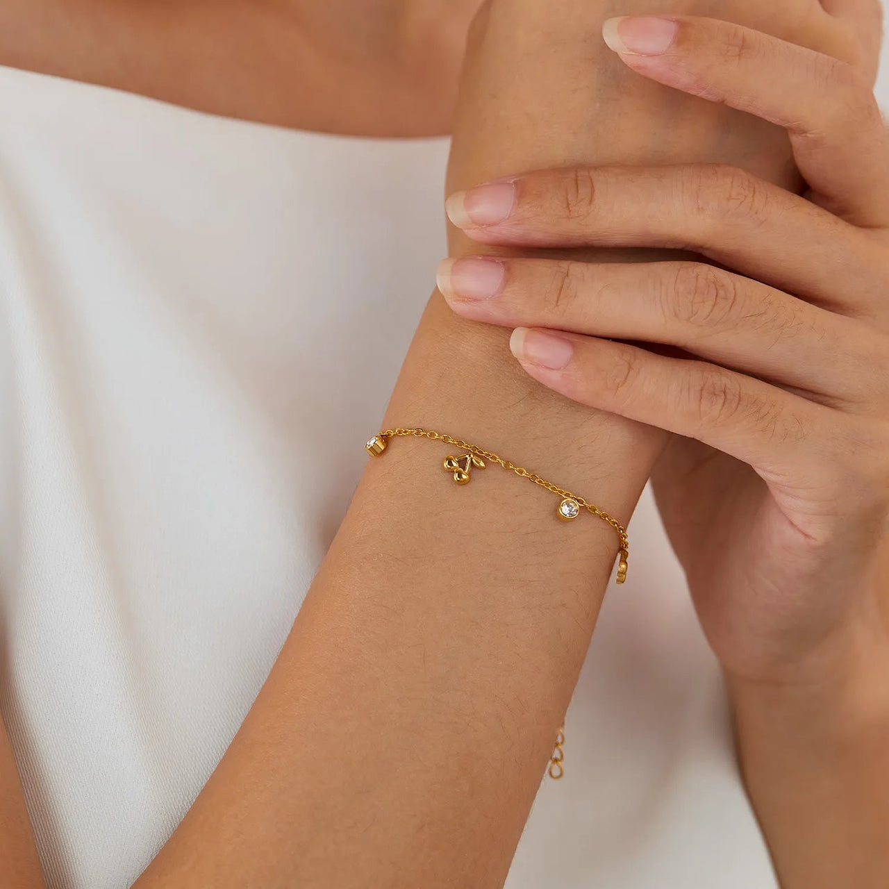 18K Gold - Plated Titanium Steel Inlaid Zircon Bracelet - Coolpeacock