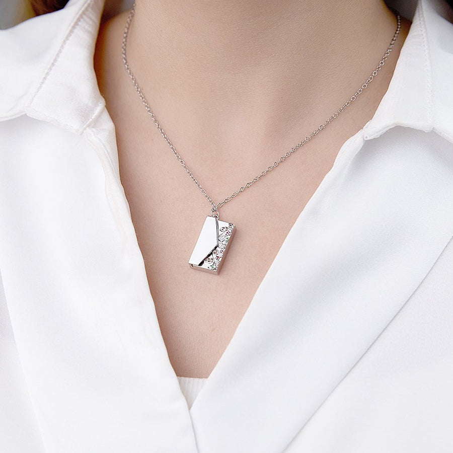 Personalized Envelope Necklace with Custom Text - Customizable Necklace for Gifts and Special Occasions - Coolpeacock